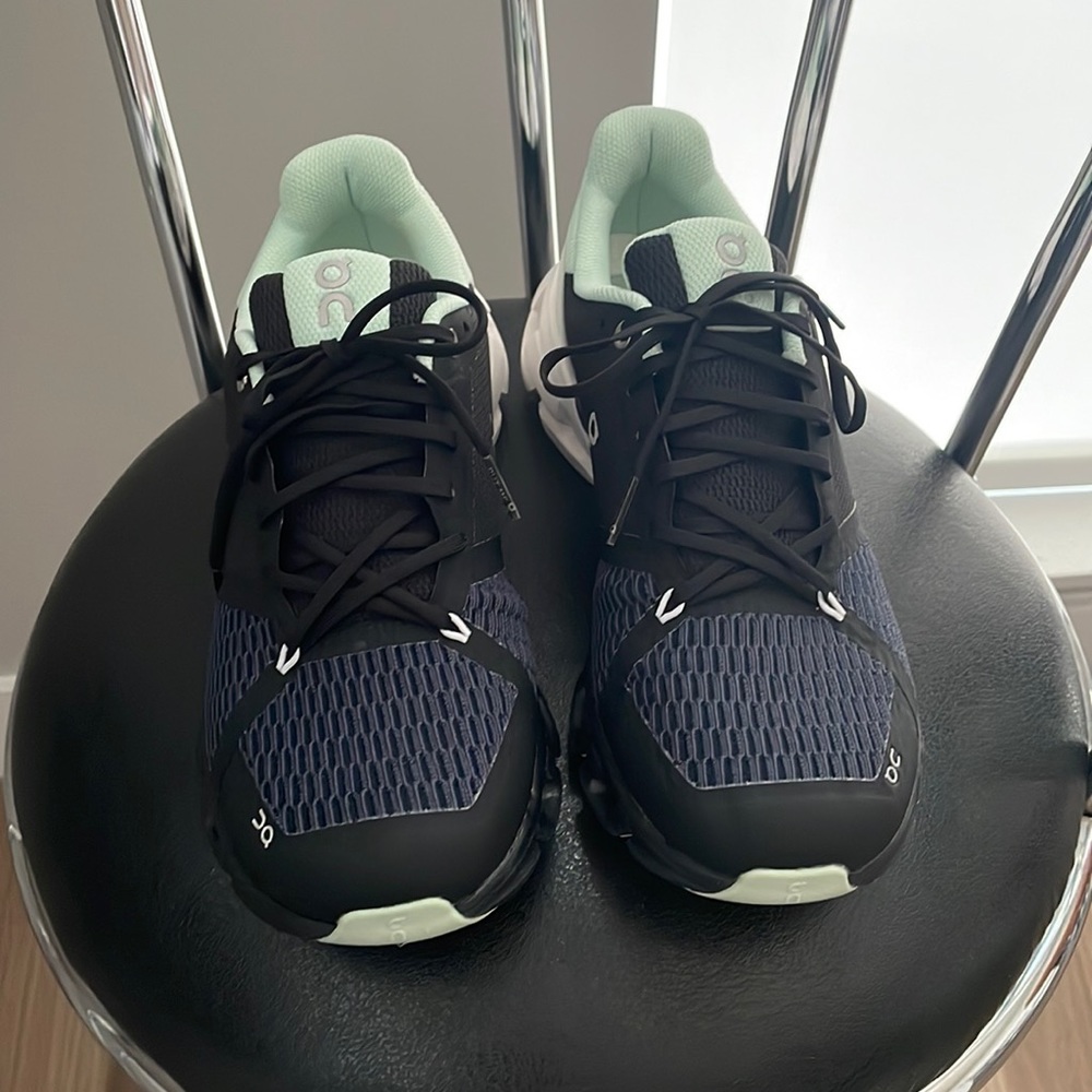 On Cloudtech sneakers size 8